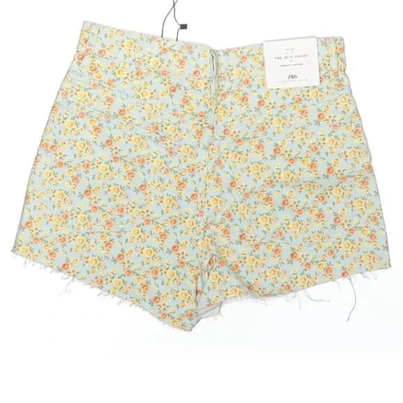 NWT Zara 90s High Rise Raw Hem Floral Shorts Size 4 - Picture 3 of 6